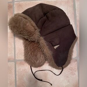Gap brown / tan pro fleece trapper style hat, cozy interior, chin straps; M/L